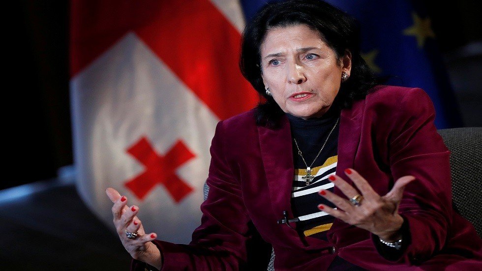 رئيسة جورجيا: السياح الروس يحبون بلادنا ولا يجوز منعهم من زيارتها