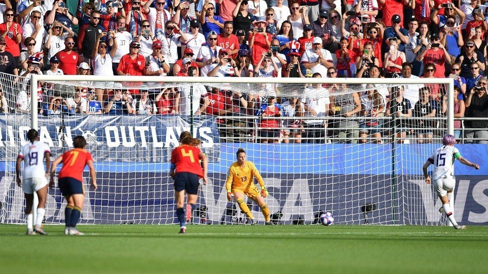 أمريكا تبلغ ربع نهائي مونديال السيدات