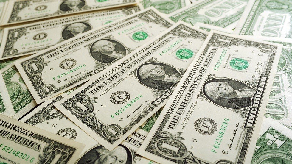 ترامب قد يخفض قيمة الدولار الأمريكي