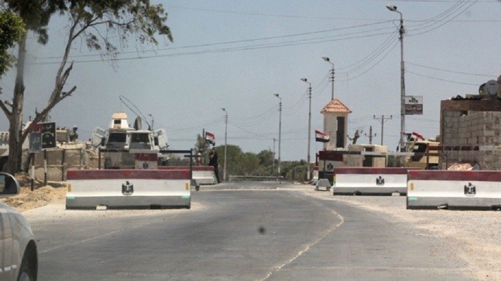 مقتل 7 رجال أمن مصريين والقضاء على 7 مسلحين بهجوم شمال سيناء