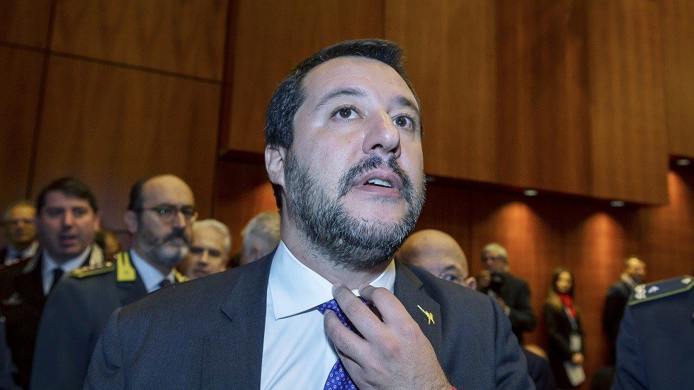 وزير الداخلية الإيطالي لا يستبعد بناء حواجز على الحدود لمنع تدفق المهاجرين