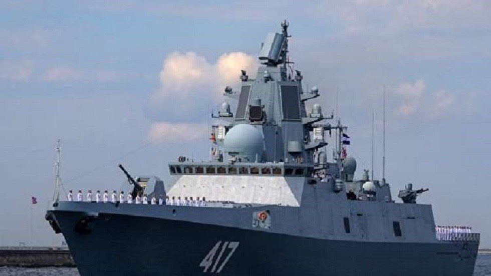 الجيش الأمريكي يراقب الفرقاطة الروسية 