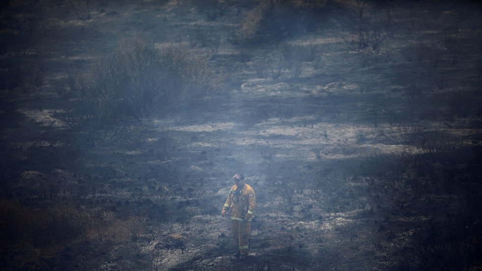 24 حريقا في غلاف غزة جراء موجة مكثفة من البالونات الحارقة