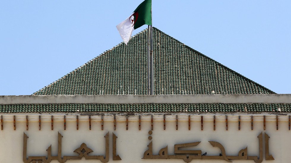  التحقيق مع 25 جزائريا في قضية حميد ملزي