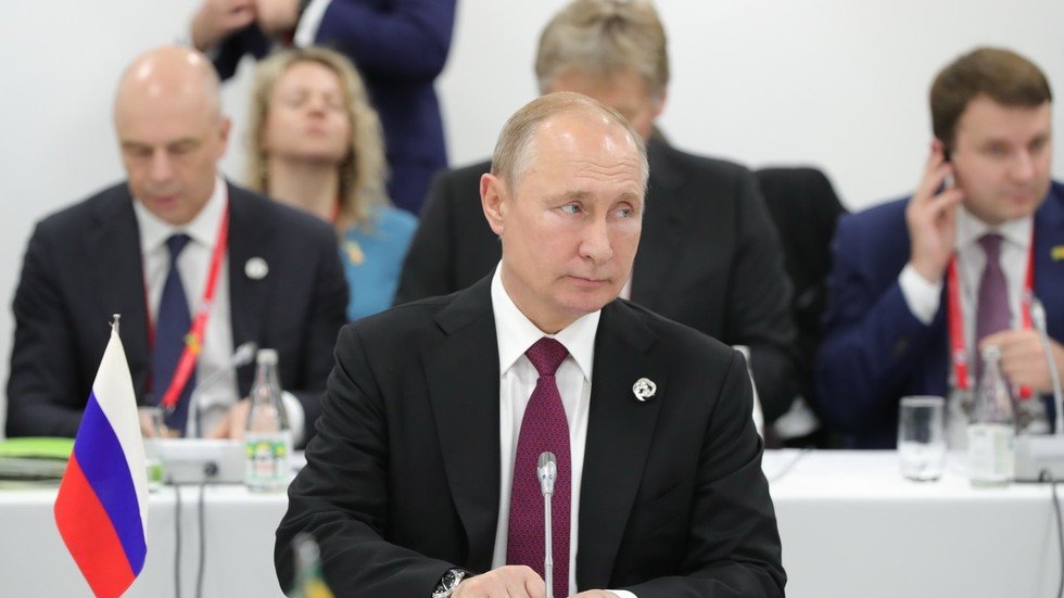 بوتين يدعو لفرض ضوابط على عمل الشركات متعددة الجنسيات