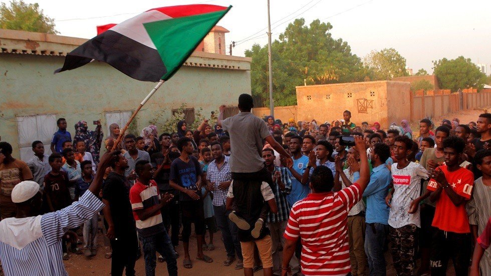 مصدر من "قوى الحرية والتغيير" في السودان يكشف لـ RT تفاصيل المبادرة الإفريقية - الإثيوبية