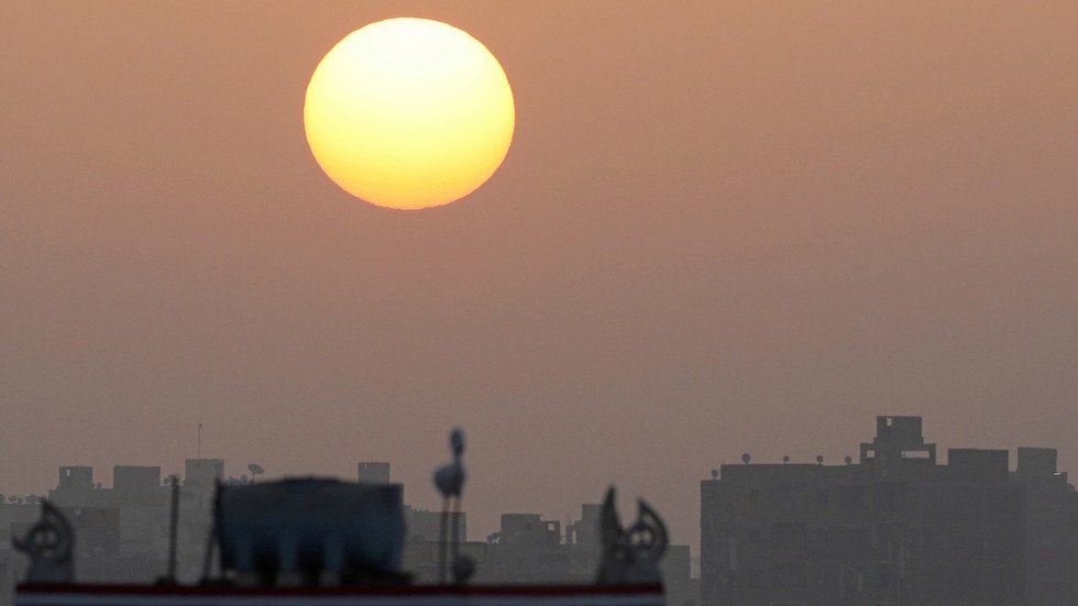 الأرصاد المصرية تحذر من مخاطر موجة حر كبيرة