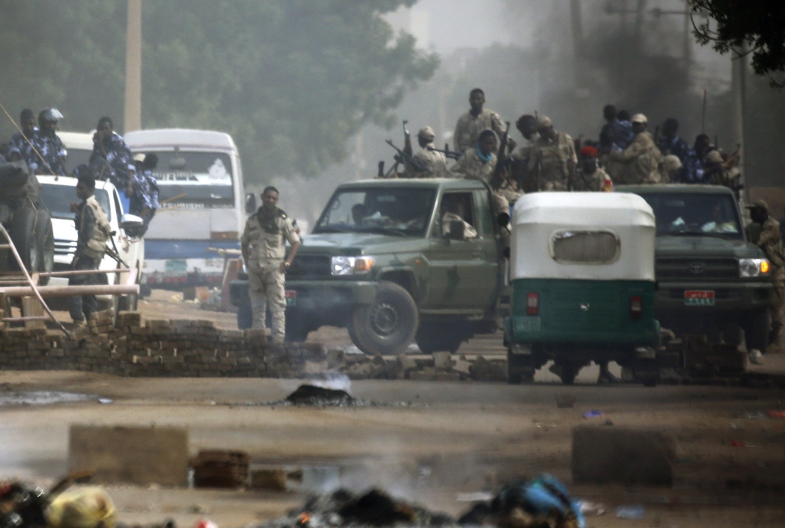 السودان.. ارتفاع عدد ضحايا فض الاعتصام بالخرطوم لـ35 قتيلا والنائب العام يأمر بالتحقيق