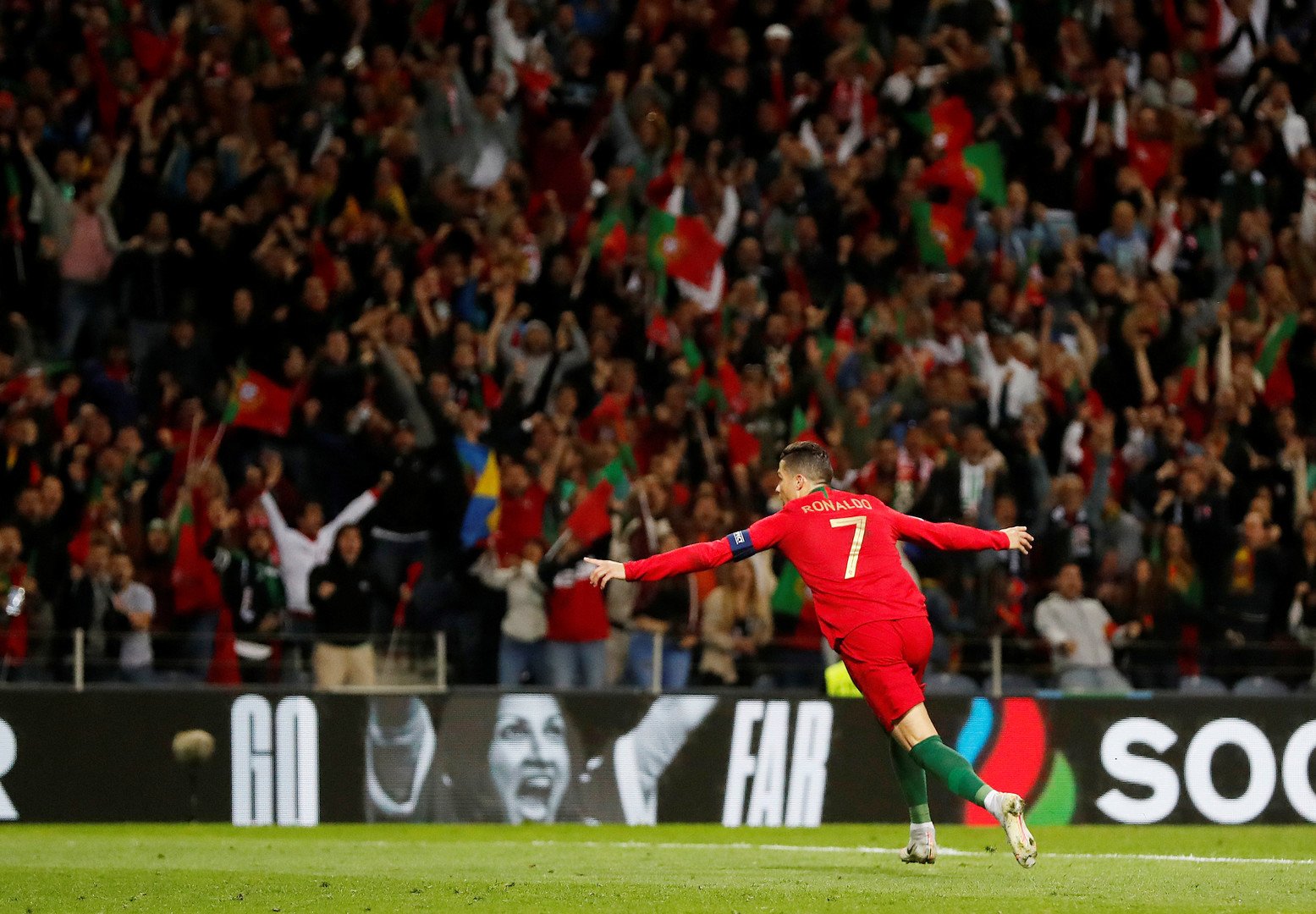 البرتغال تبلغ نهائي دوري الأمم الأوروبية بفضل 