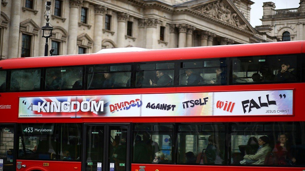اعتداء دام على امرأتين مثليتين داخل حافلة في لندن (صور)