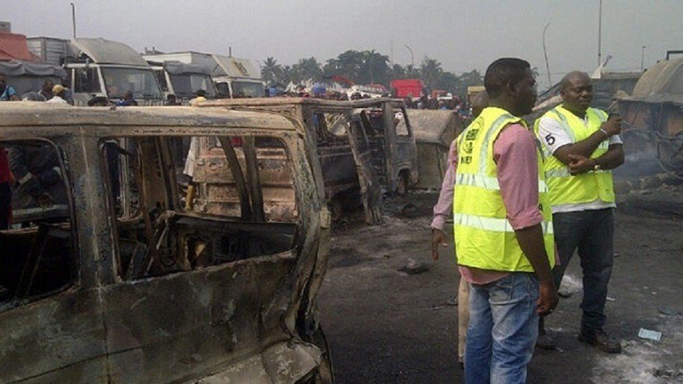 احتراق 18 شخصا بحادث سير في نيجيريا