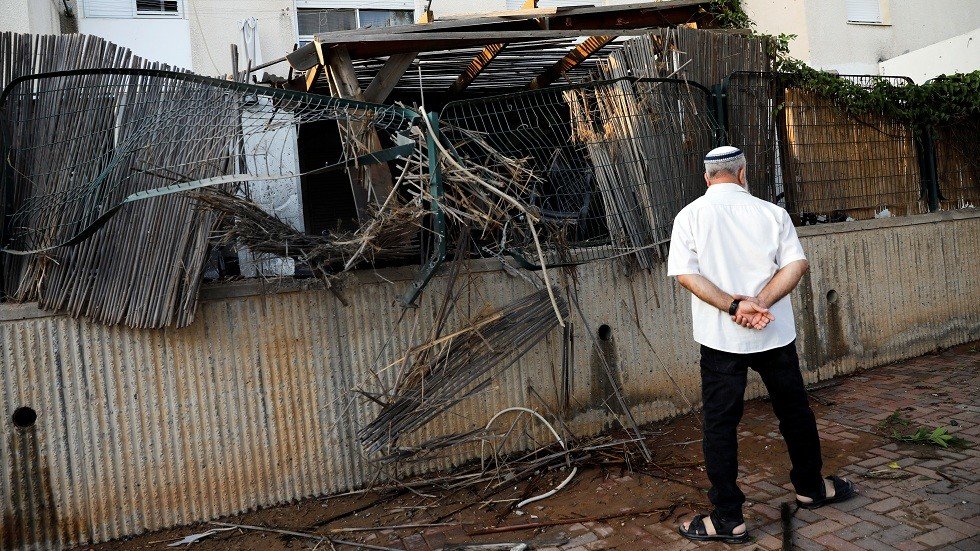 وسائل إعلام إسرائيلية: إصابة مبنى في سديروت بصاروخ