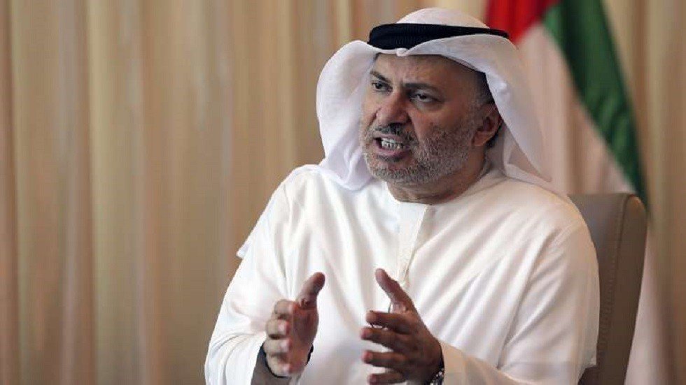 قرقاش يغرد بشأن الهجوم على ناقلات النفط في خليج عمان واستهداف مطار أبها