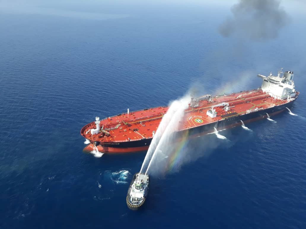 ترامب يحمل إيران مسؤولية الهجوم على ناقلتي النفط في خليج عمان