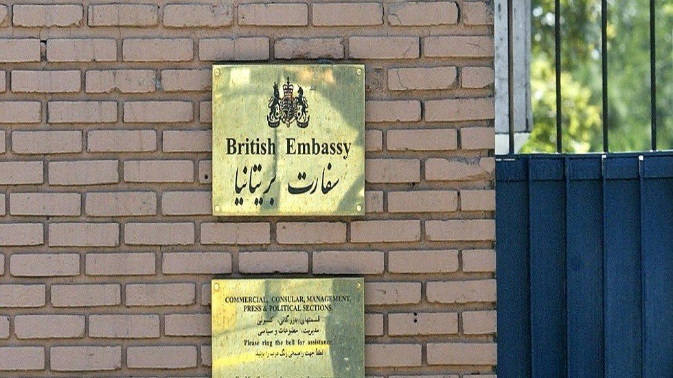 السفير البريطاني يعلق على حادثة استدعائه من قبل الخارجية الإيرانية