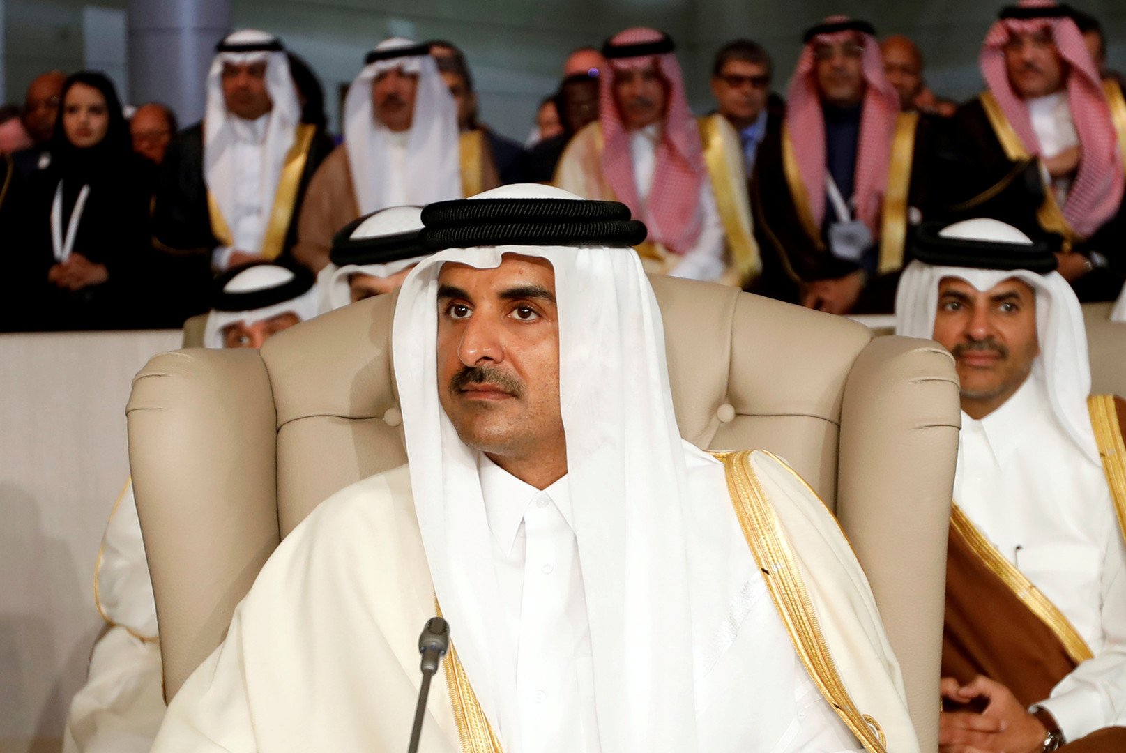 أمير قطر يعزي في وفاة مرسي