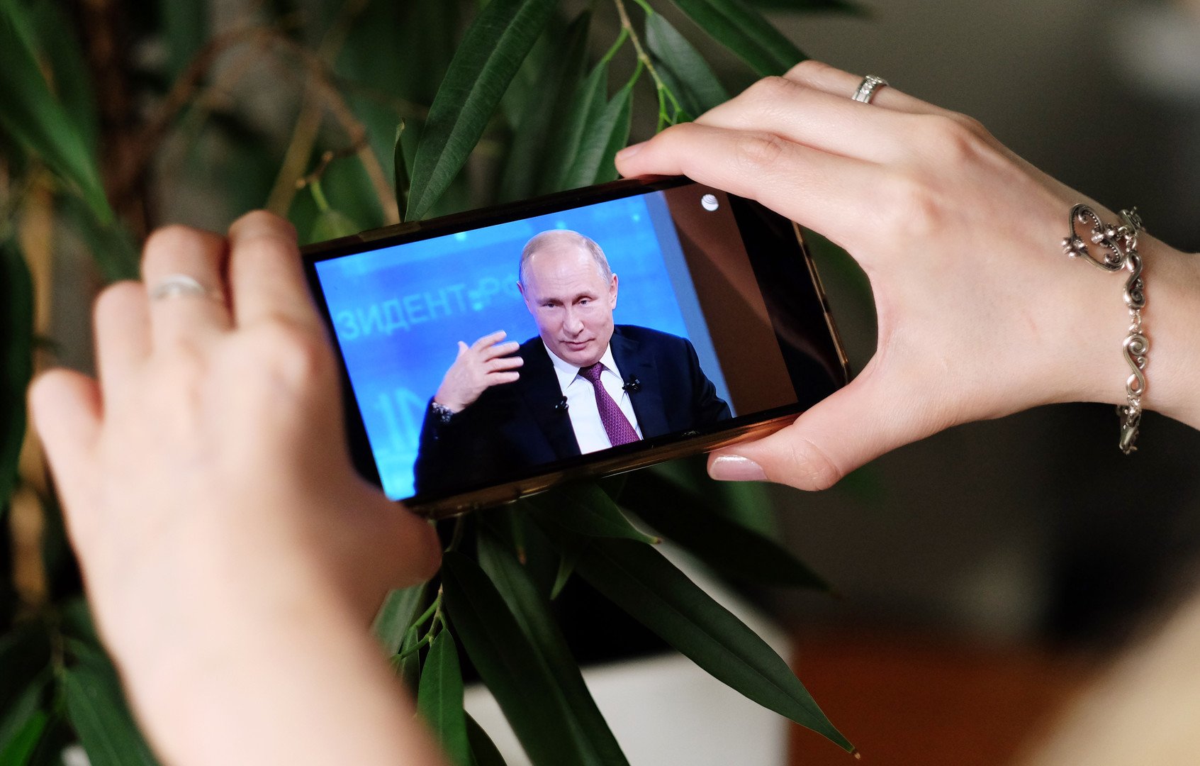  لماذا يرفض بوتين خفض رواتب الوزراء في الحكومة الروسية؟