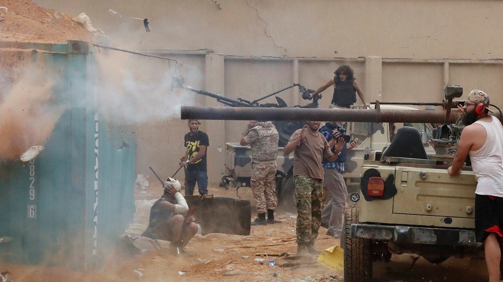 معركة طرابلس تخدم الإرهابيين