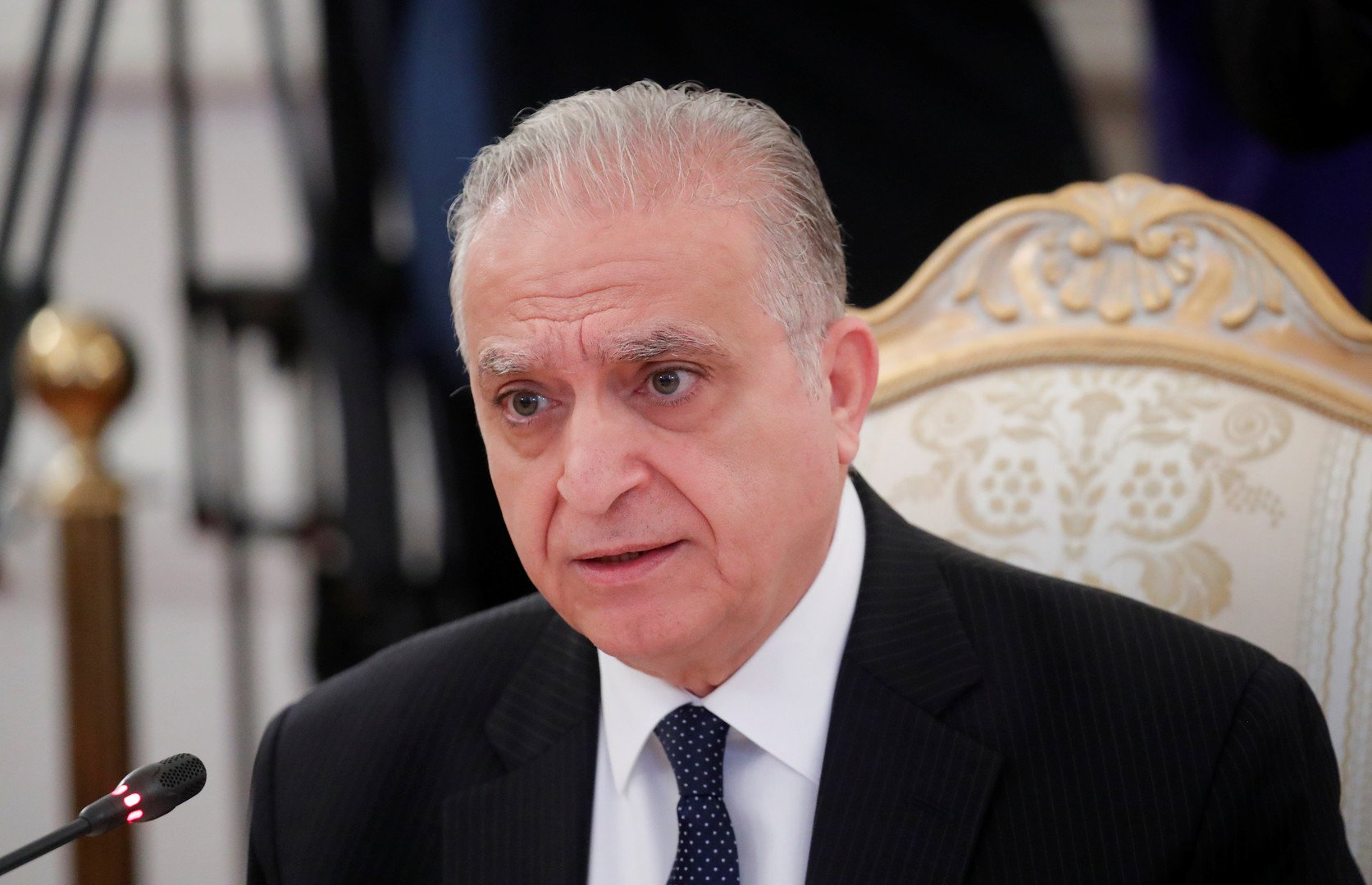 وزير الخارجية العراقي يهاتف نظيره البحريني ويندد بالهجوم على السفارة