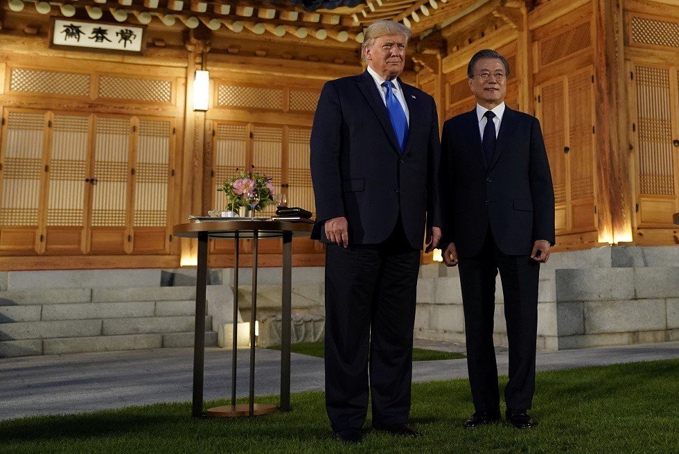 ترامب يصل كوريا الجنوبية لزيارة المنطقة منزوعة السلاح وعقد لقاء محتمل مع زعيم كوريا الشمالية