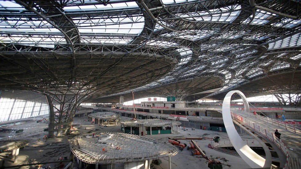 بكين تفتتح مطارا ساهمت في تصميمه مهندسة عراقية