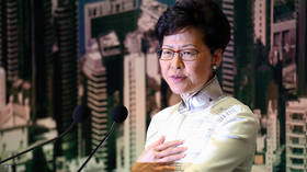 احتجاجات في هونغ كونغ تدفع برئيستها للاعتذار ورفض الاستقالة