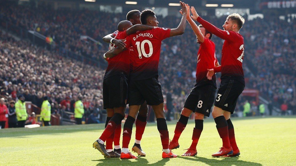 فريق "الشياطين الحمر" يحصن نجمه بعقد جديد