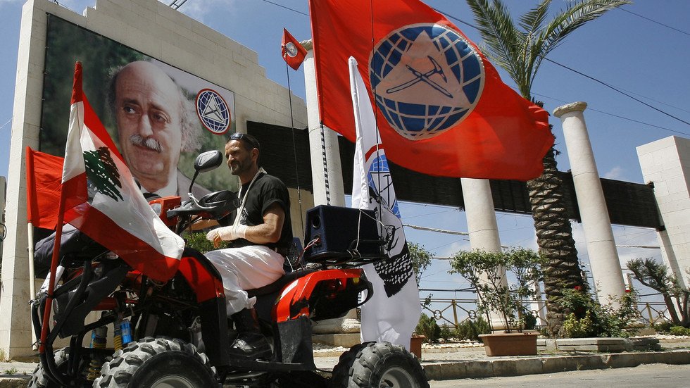 لبنان.. هدوء حذر على الأرض واشتعال جبهات التواصل الاجتماعي! 