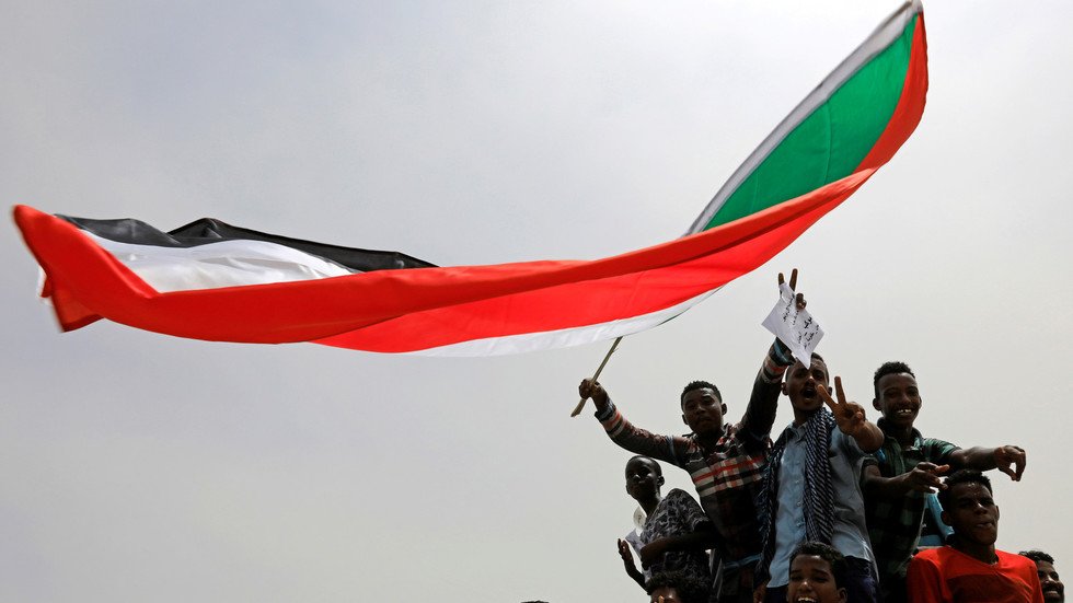 مصدر لـ RT: قوى الحرية والتغيير أكدت للوساطة استعدادها للتوقيع على المبادرة المشتركة