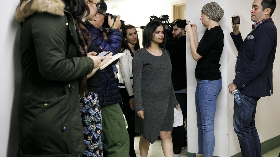 كاتب سعودي: كندا أكلت مقلب "رهف"!