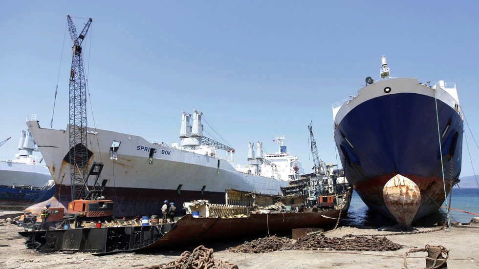 مصرع شخص جراء حريق بسفينة غربي تركيا