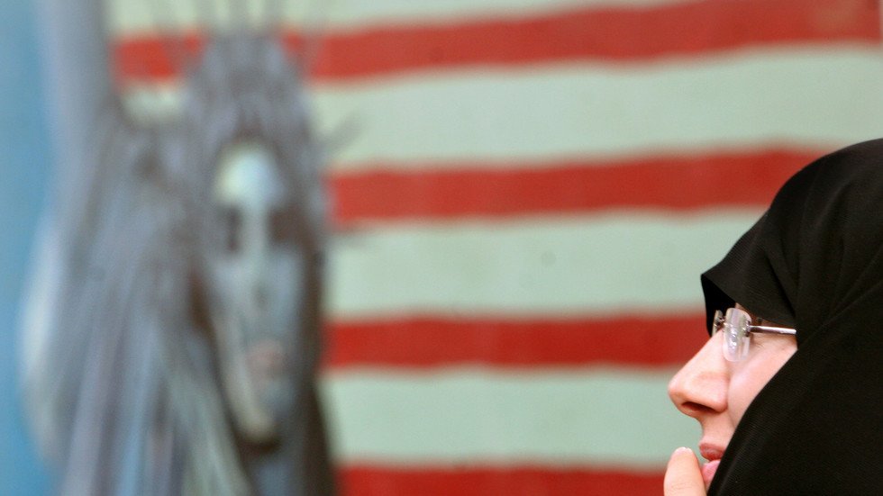 إيران تلوح بـ 10 خطط ضد الولايات المتحدة بعضها يطال دولا في الجوار