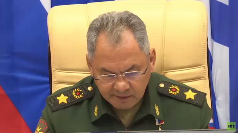 شويغو يصل سيفيرومورسك لبحث حادثة الغواصة