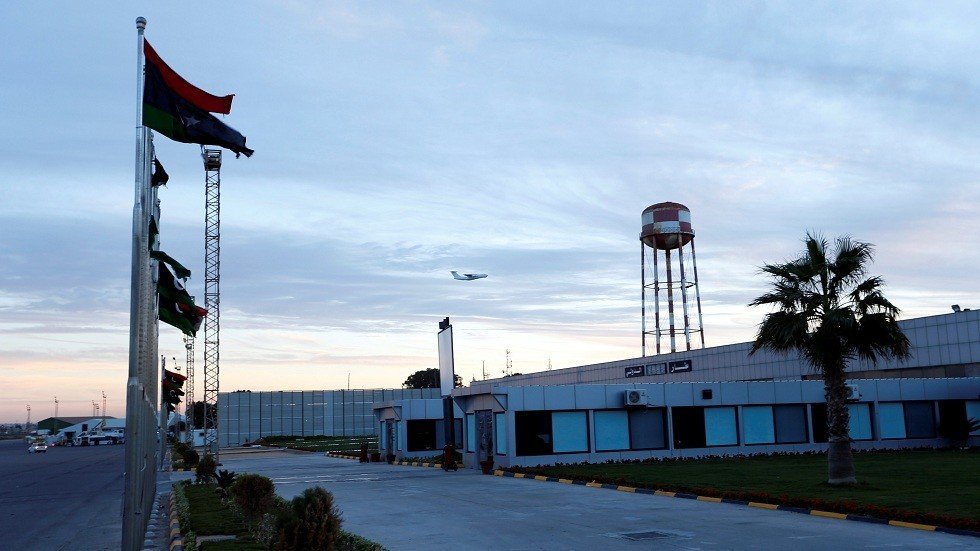 غارة لقوات حفتر على قاعدة معيتيقة الجوية في طرابلس