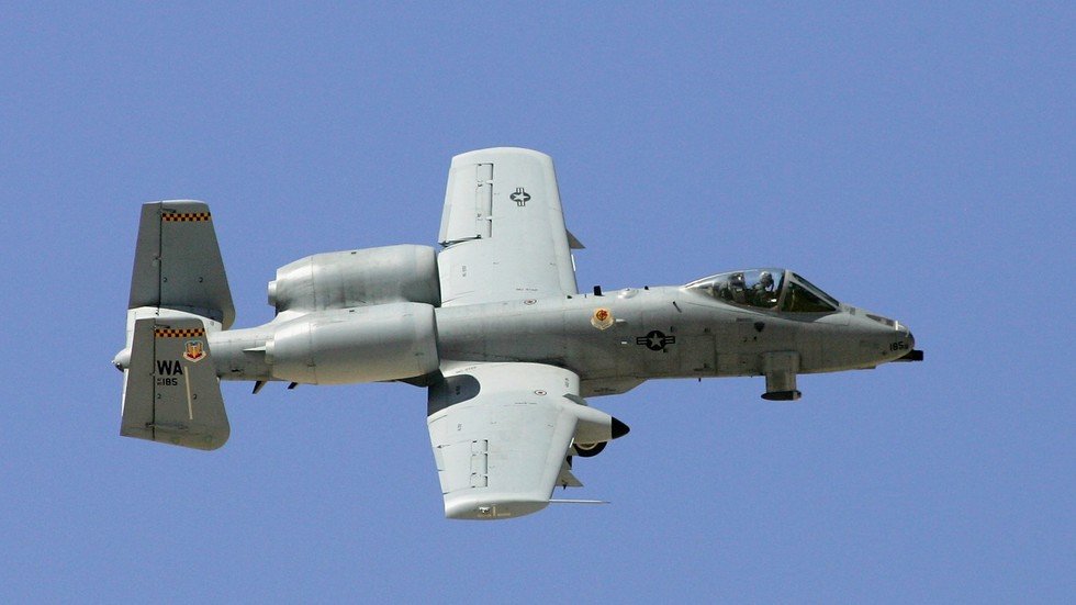 سقوط 3 قنابل "سهوا" من طائرة هجومية أمريكية فوق فلوريدا