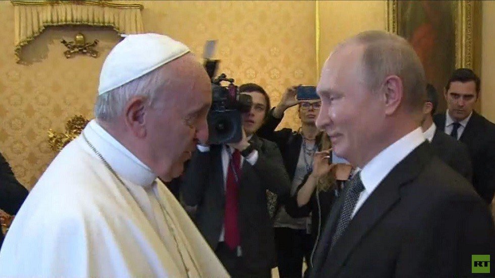 بوتين يلتقي البابا فرنسيس في الفاتيكان 