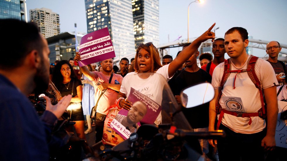 العنصرية في إسرائيل.. من هم يهود الفلاشا ولماذا ينتفضون؟ 