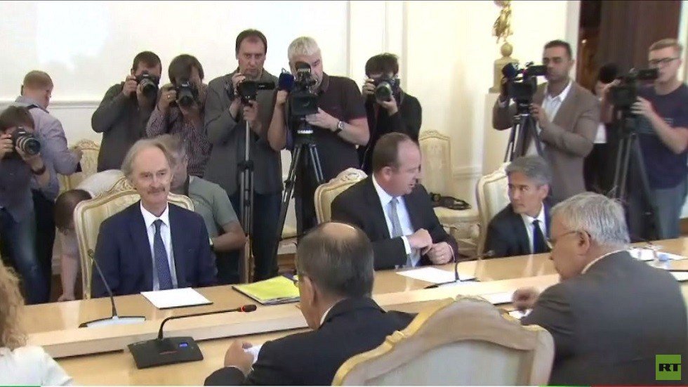 لافروف وبيدرسن يتوقعان بدء عمل اللجنة الدستورية السورية قريبا