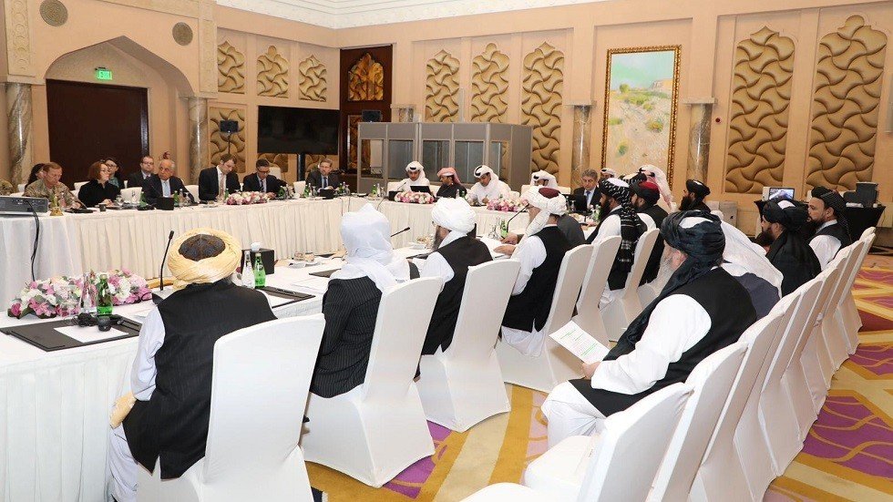 واشنطن وطالبان تعلقان محادثاتهما لإفساح المجال للفصائل الأفغانية