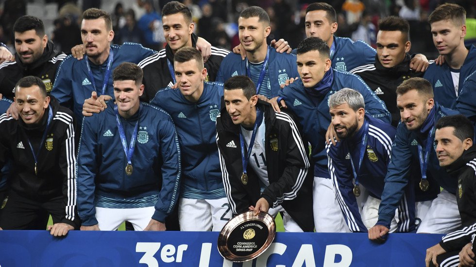 شاهد.. ميسي يرفض استلام الميدالية البرونزية في 