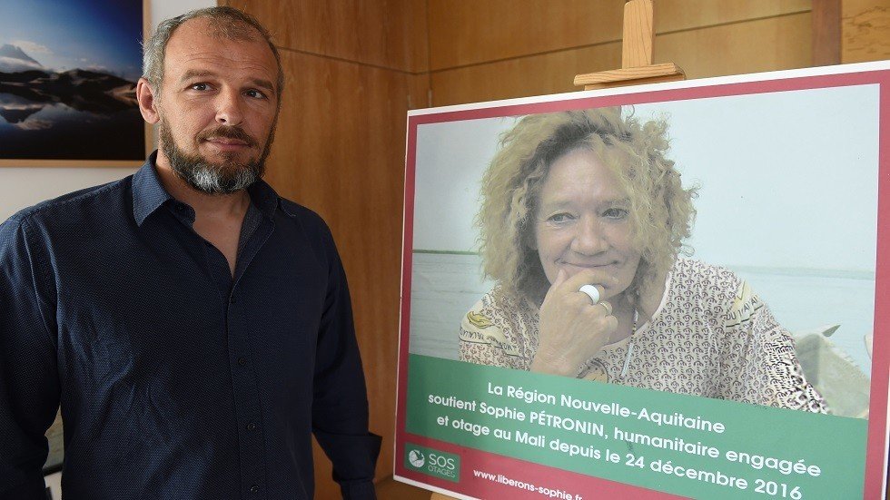 نجل رهينة فرنسية في مالي يتهم حكومة بلاده بـ"التقصير"