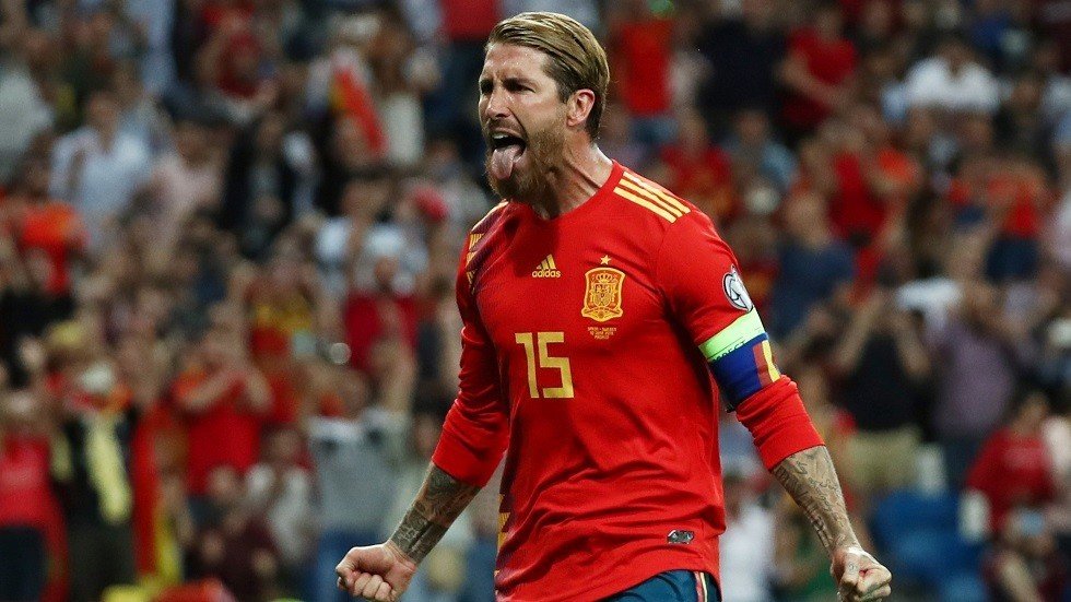 شاهد.. راموس ينفذ تحدي غطاء الزجاجة بطريقة 