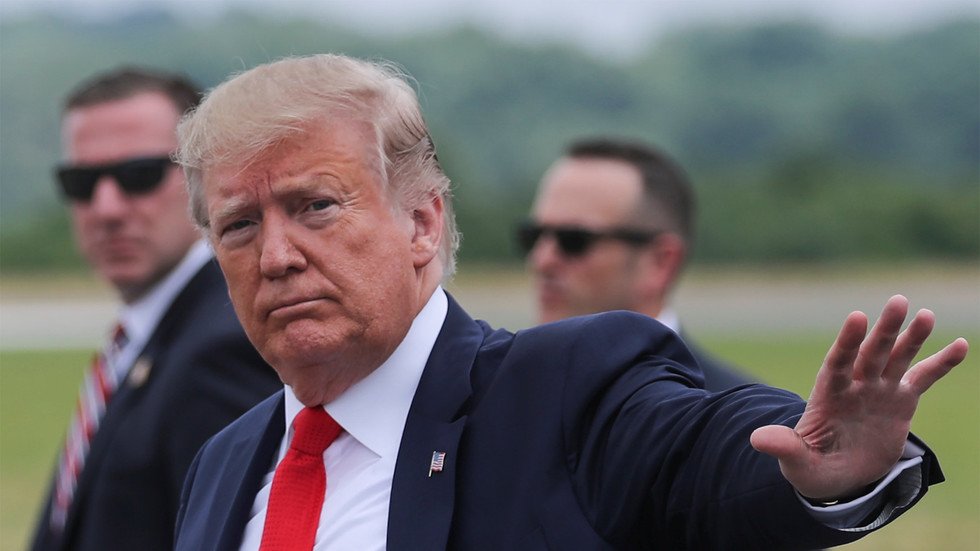 بالفيديو.. مشجعون أمريكيون يقاطعون بث 