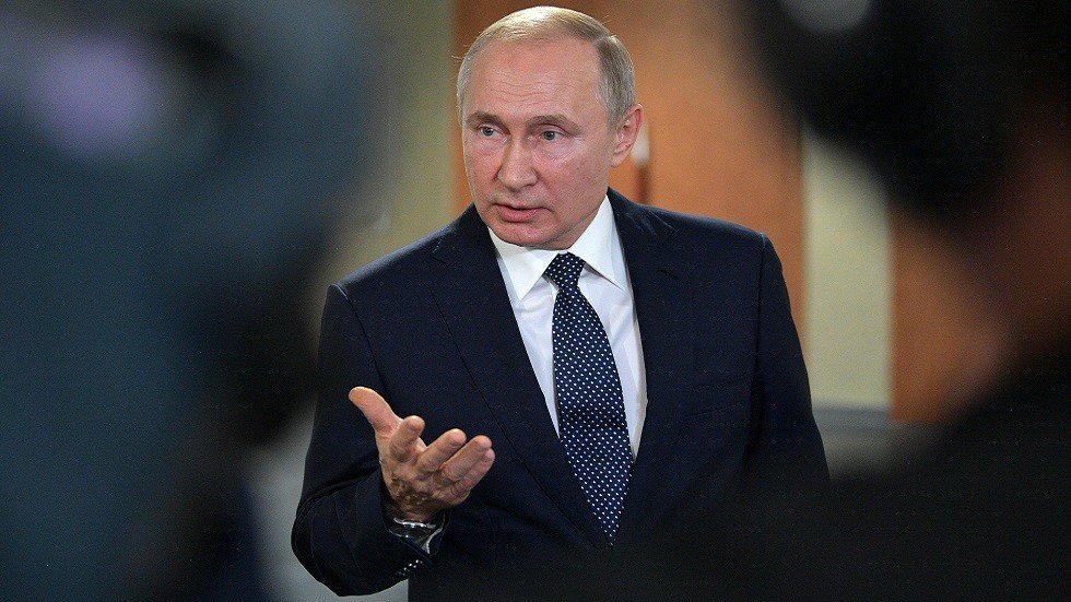 بوتين حول دعوة لملاحقة الإعلامي الجورجي الذي شتمه قضائيا: لا يستحق هذا الشرف