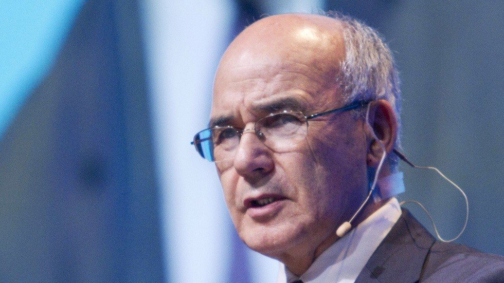 محكمة جزائرية تأمر بحبس وزير الصناعة السابق