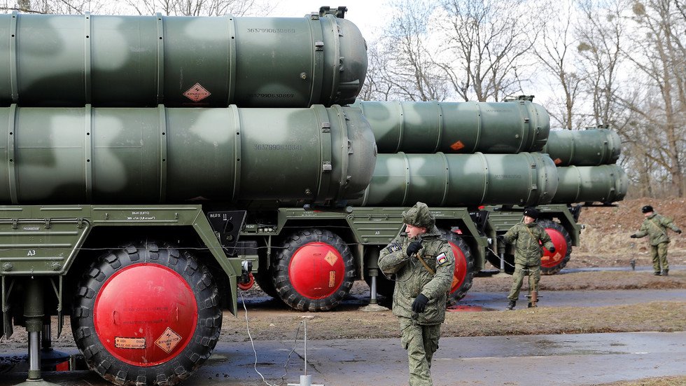 طائرات شحن عسكرية روسية تنقل منظومة "إس-400" إلى تركيا