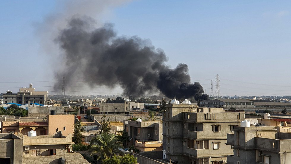 قوات حفتر تدعو أهالي طرابلس إلى الابتعاد عن أماكن تمركز