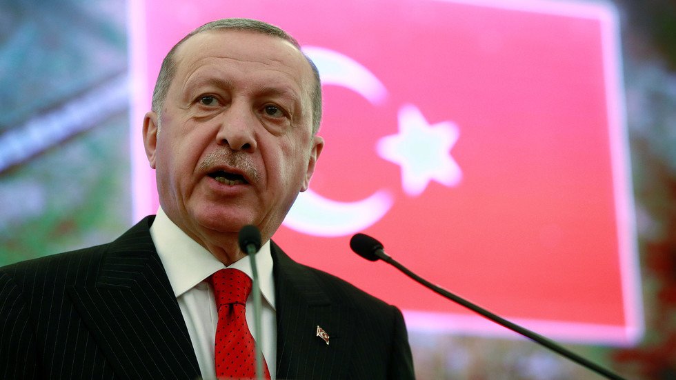 أردوغان يرد على خفض "فيتش" التصنيف الائتماني لتركيا
