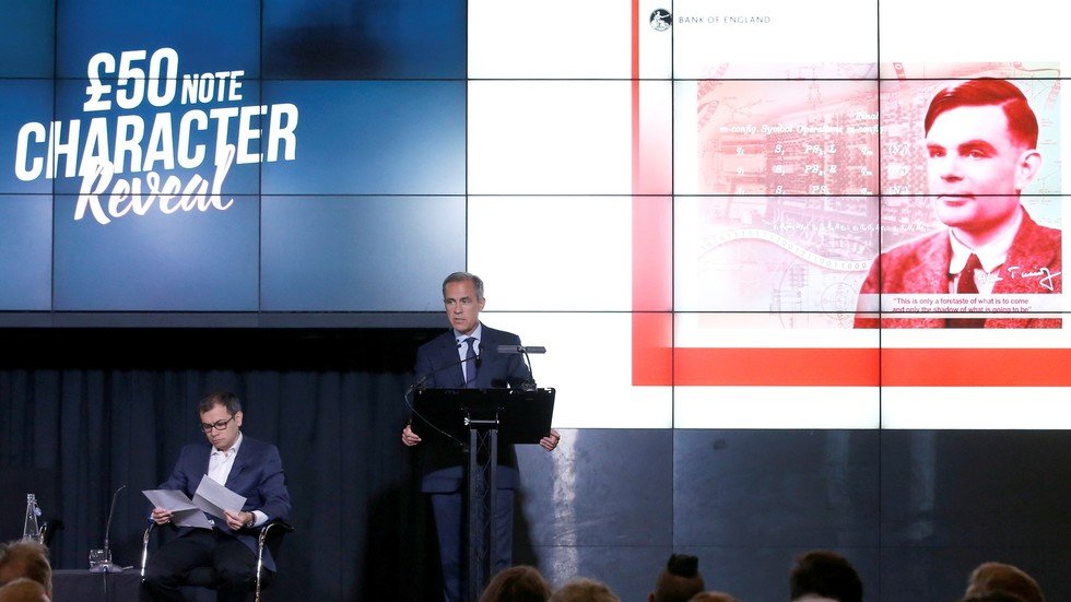 صورة عالم إنجليزي اتهم بالفحش تزين ورقة نقدية بريطانية جديدة 