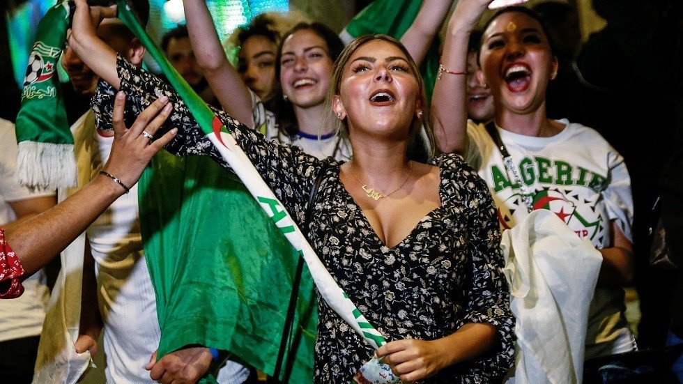 فيديو يشعل الإنترنت يوثق الفرحة 